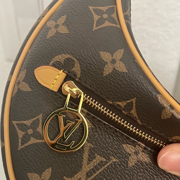 Like new! Wear twice - Picture 4 of 5